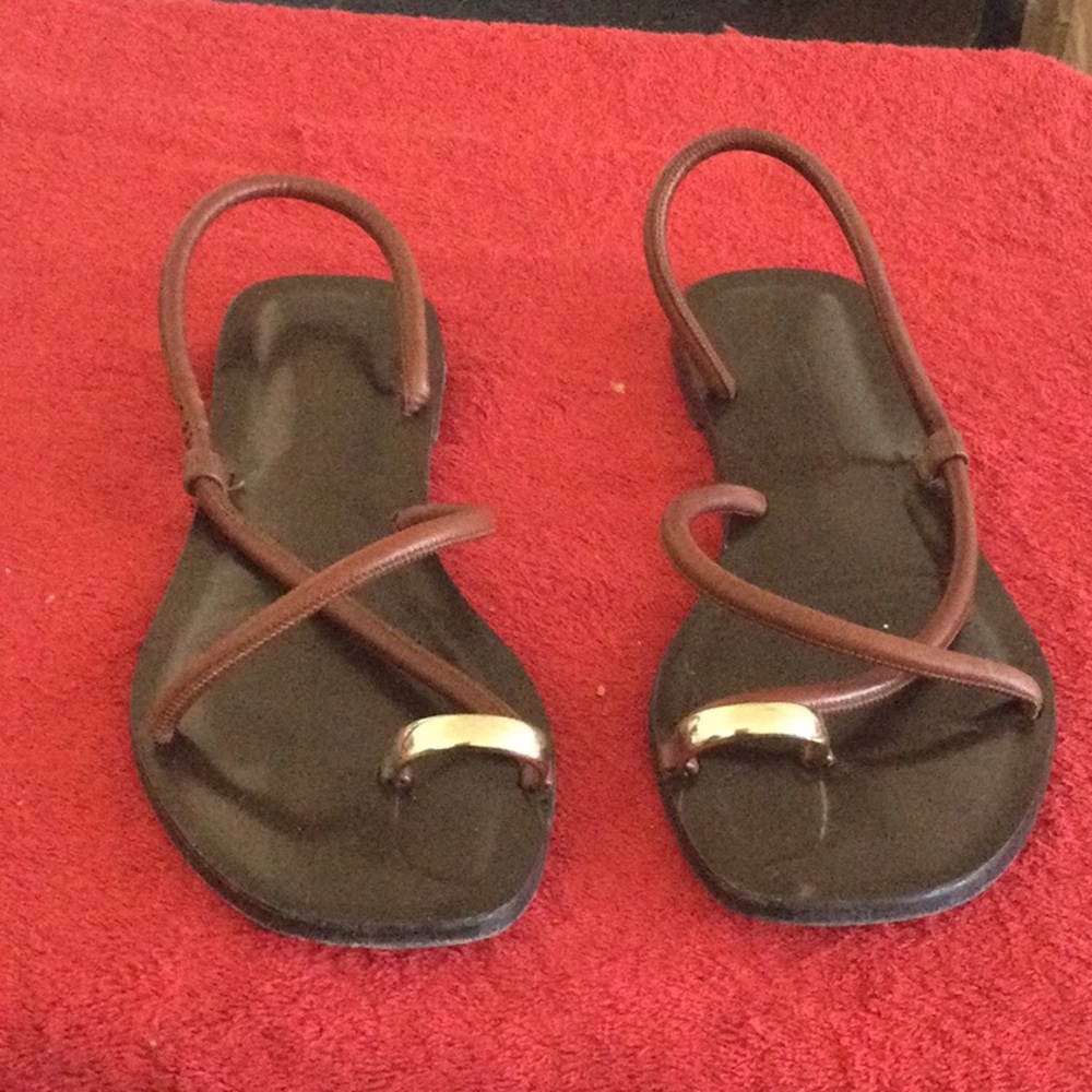 Brown Leather Toe-Ring Flat Sandals with Gold Accent